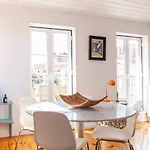 Alfama Stunning River And Historic Views 2bedrooms & 2bathrooms Ac Balcony 18th Century Building *