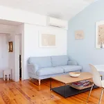 Διαμέρισμα Alfama Stunning River And Historic Views 2bedrooms & 2bathrooms Ac Balcony 18th Century Building Lisboa