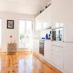 Alfama Stunning River And Historic Views 2bedrooms & 2bathrooms Ac Balcony 18th Century Building