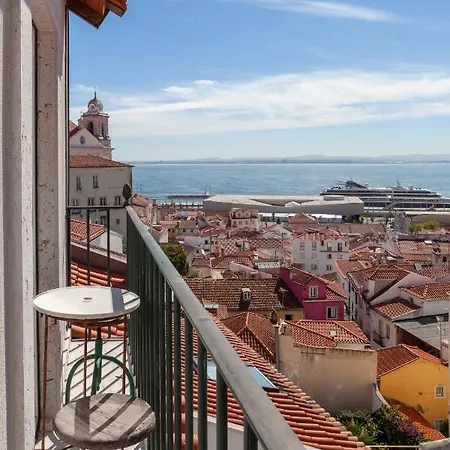 Alfama Stunning River And Historic Views 2bedrooms & 2bathrooms Ac Balcony 18th Century Building Apartament