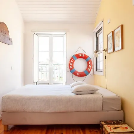Alfama Stunning River And Historic Views 2bedrooms & 2bathrooms Ac Balcony 18th Century Building * Lizbona
