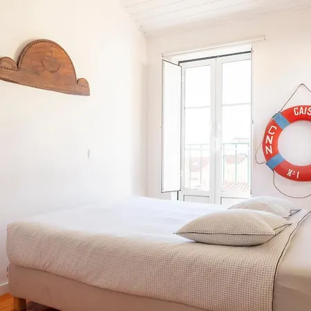Διαμέρισμα Alfama Stunning River And Historic Views 2bedrooms & 2bathrooms Ac Balcony 18th Century Building *