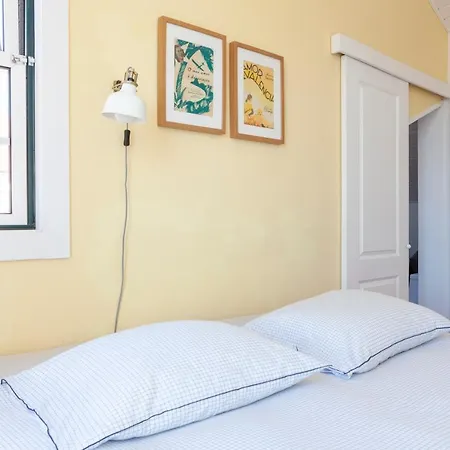 Alfama Stunning River And Historic Views 2bedrooms & 2bathrooms Ac Balcony 18th Century Building * Lizbona