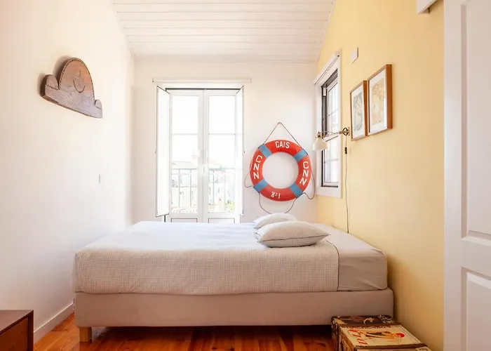 Alfama Stunning River And Historic Views 2bedrooms & 2bathrooms Ac Balcony 18th Century Building * Лиссабон