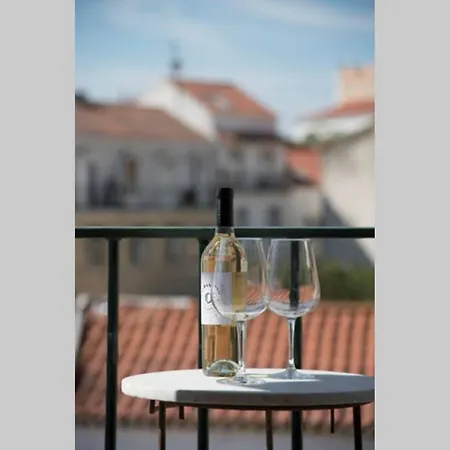 Alfama Stunning River And Historic Views 2bedrooms & 2bathrooms Ac Balcony 18th Century Building Apartmán