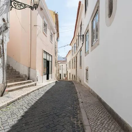 Alfama Stunning River And Historic Views 2bedrooms & 2bathrooms Ac Balcony 18th Century Building * Lisboa