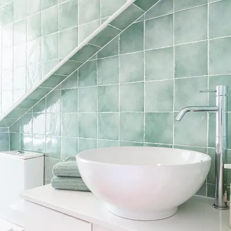 Alfama Stunning River And Historic Views 2bedrooms & 2bathrooms Ac Balcony 18th Century Building Apartmán Lisboa