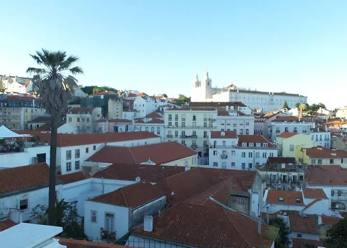 Alfama Stunning River And Historic Views 2bedrooms & 2bathrooms Ac Balcony 18th Century Building Appartement *