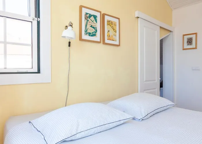 Alfama Stunning River And Historic Views 2bedrooms & 2bathrooms Ac Balcony 18th Century Building * Lisboa