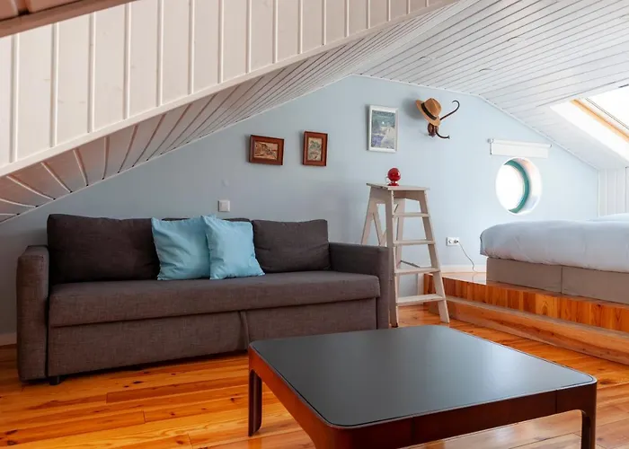 Alfama Stunning River And Historic Views 2bedrooms & 2bathrooms Ac Balcony 18th Century Building Appartement Lisboa