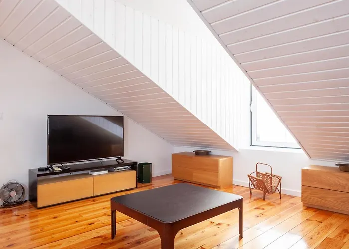 Alfama Stunning River And Historic Views 2bedrooms & 2bathrooms Ac Balcony 18th Century Building *