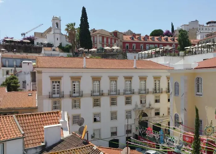 Alfama Stunning River And Historic Views 2bedrooms & 2bathrooms Ac Balcony 18th Century Building Lejlighed Lisboa