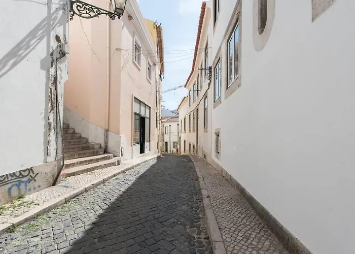 Alfama Stunning River And Historic Views 2bedrooms & 2bathrooms Ac Balcony 18th Century Building * Lisboa