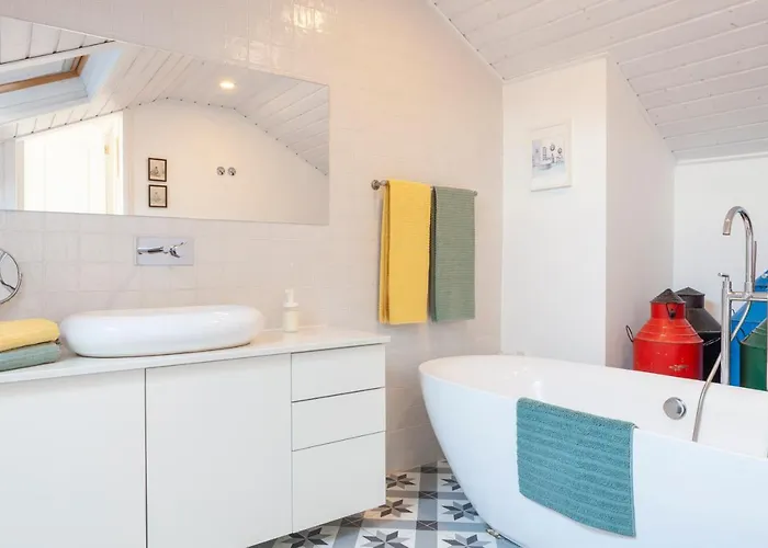Alfama Stunning River And Historic Views 2bedrooms & 2bathrooms Ac Balcony 18th Century Building Lejlighed