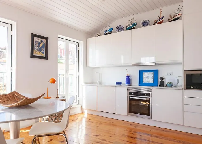 Alfama Stunning River And Historic Views 2bedrooms & 2bathrooms Ac Balcony 18th Century Building
