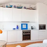 Alfama Stunning River And Historic Views 2bedrooms & 2bathrooms Ac Balcony 18th Century Building דירה *