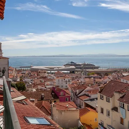 Lägenhet Alfama Stunning River And Historic Views 2bedrooms & 2bathrooms Ac Balcony 18th Century Building