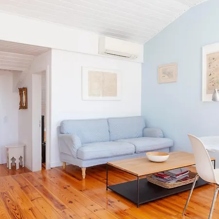 Apartamento Alfama Stunning River And Historic Views 2bedrooms & 2bathrooms Ac Balcony 18th Century Building Lisboa