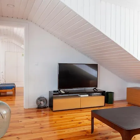 Alfama Stunning River And Historic Views 2bedrooms & 2bathrooms Ac Balcony 18th Century Building Apartamento *