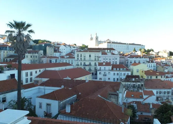 Alfama Stunning River And Historic Views 2bedrooms & 2bathrooms Ac Balcony 18th Century Building 公寓 Lisboa