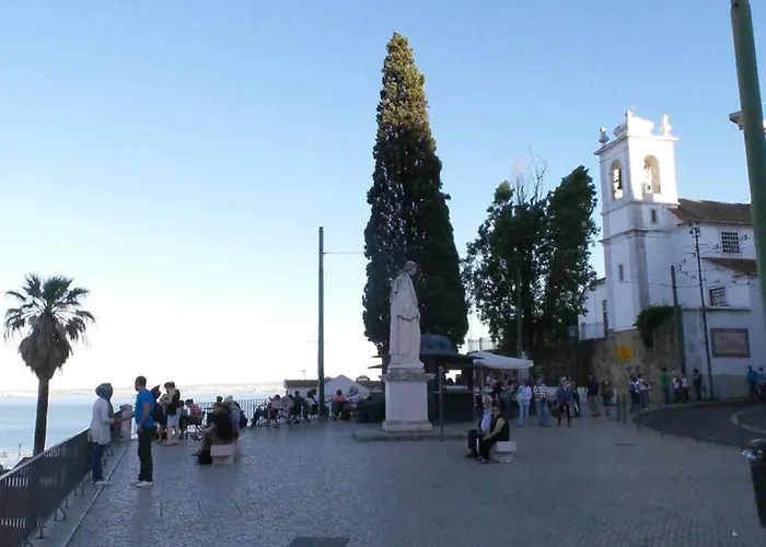 Alfama Stunning River And Historic Views 2bedrooms & 2bathrooms Ac Balcony 18th Century Building 公寓 Lisboa
